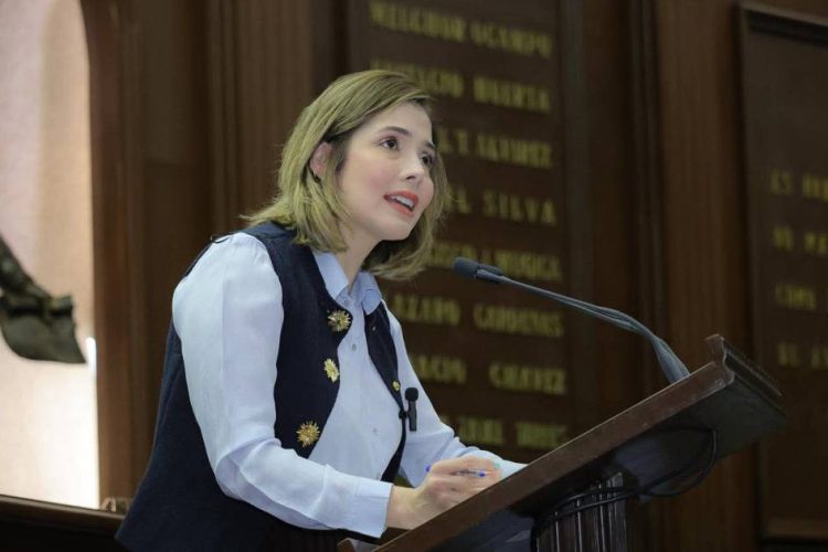 Se posiciona Brissa Arroyo entre las mejores Diputadas de México