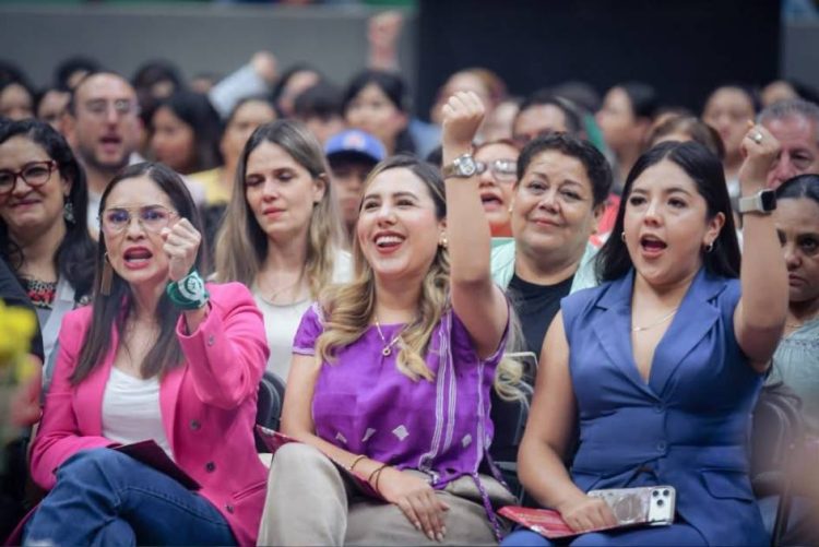 Dayana Pérez fortalece acciones en beneficio de las mujeres de Salvador Escalante