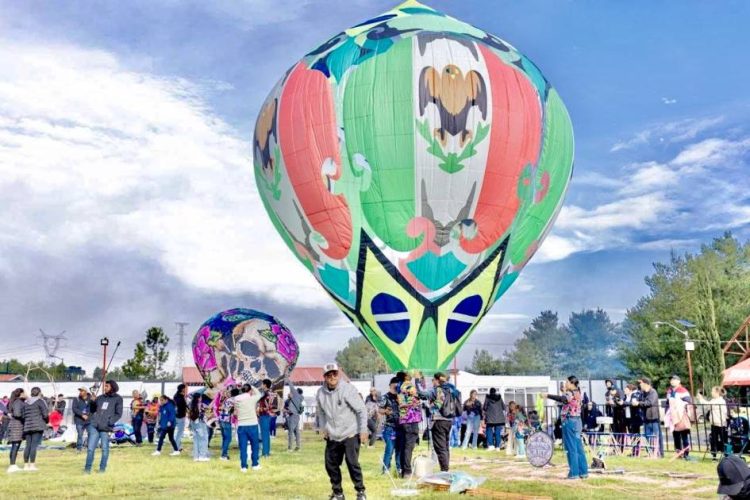 Gran afluencia turística en Paracho por el Festival Cantoya, Fiesta y Color 2026