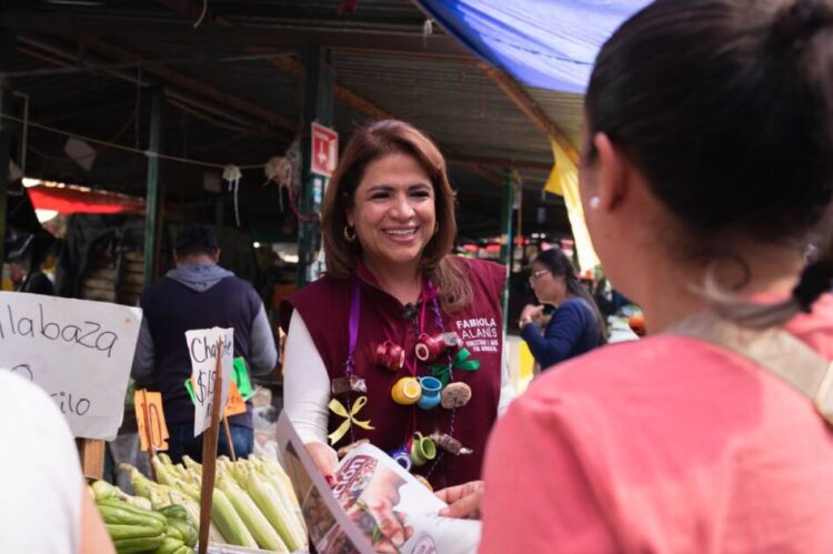 La unidad se construye caminando con el pueblo: Fabiola Alanís