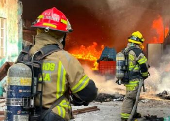 Gobierno de Morelia atiende y controla incendio en fábrica