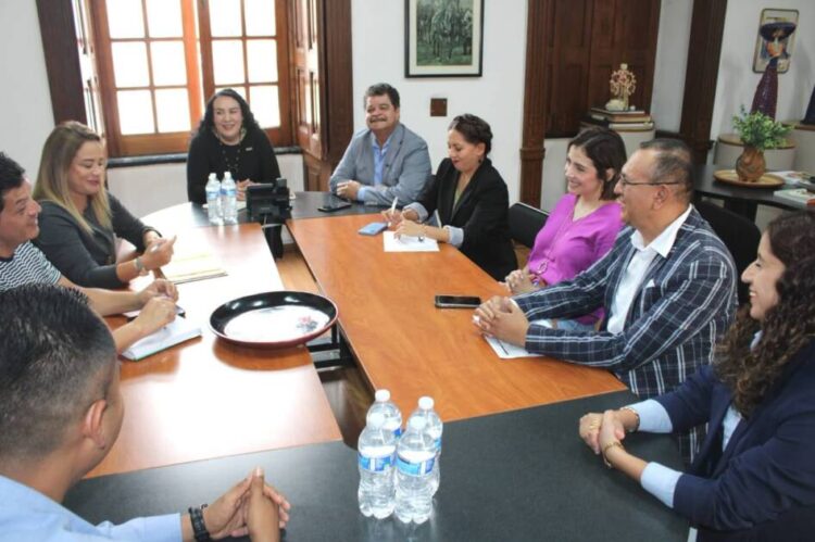 Destaca Brissa Arroyo profesionalización en el sector salud
