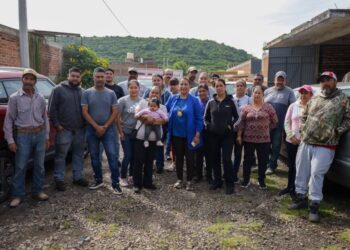 Inaugura Alma Mireya González electrificación en Tzirandangatzio