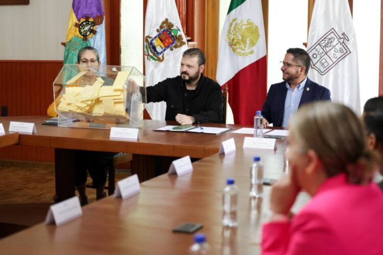 Bajo revisión 4 notarías en Michoacán para garantizar legalidad: Raúl Zepeda