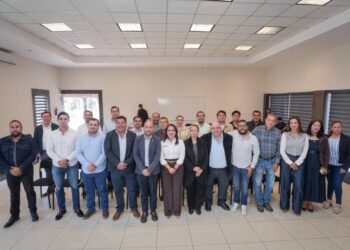 Respaldan constructores de la CMIC a Gladyz Butanda rumbo a 2027