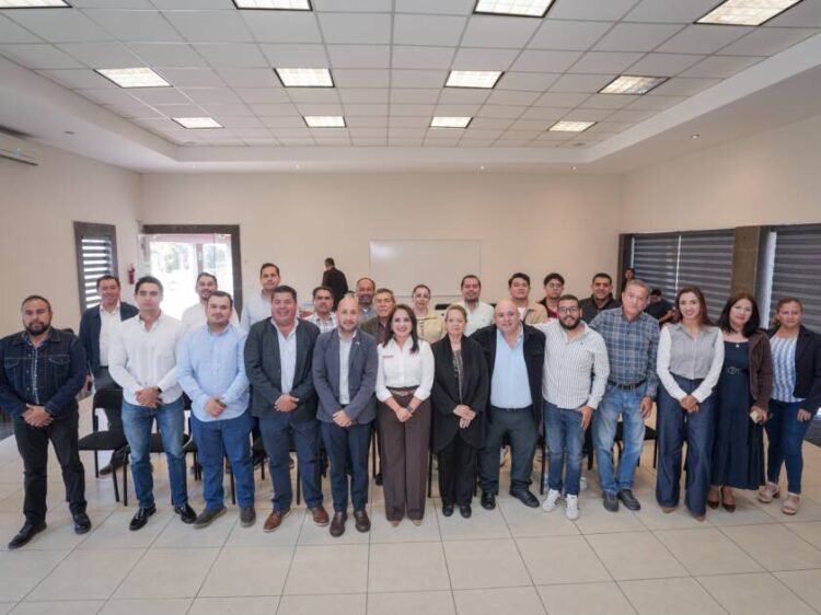 Respaldan constructores de la CMIC a Gladyz Butanda rumbo a 2027