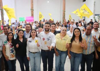 Sectores sociales de Maravatío arropan a Octavio Ocampo y se suman a la ruta para recuperar la Grandeza de Michoacán