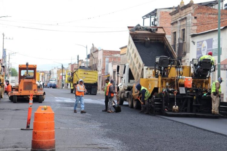 Más vialidades renovadas con el programa de reencarpetamiento del Gobierno de Morelia
