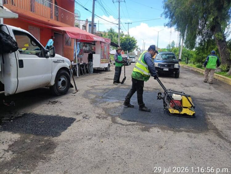 Atiende Gobierno de Morelia la avenida La Joya con jornada de bacheo