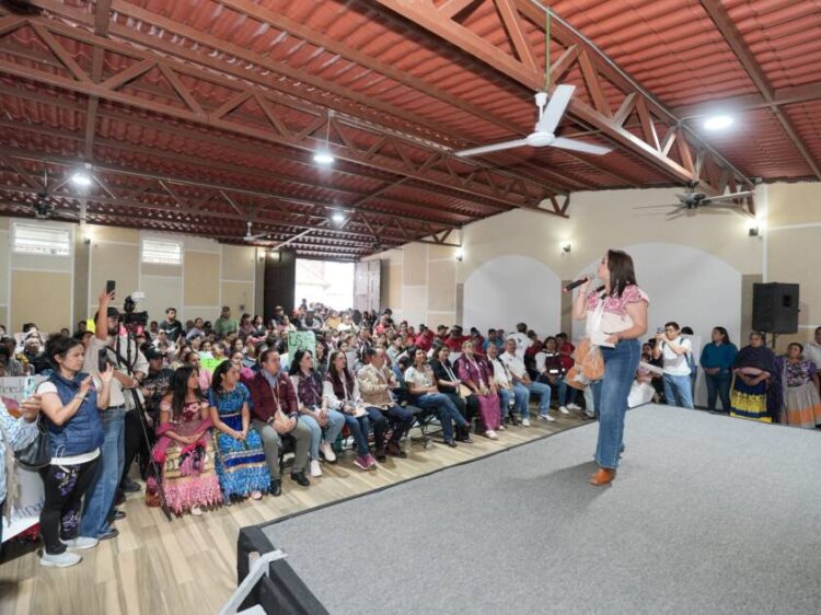 Desde la Cañada de los Once Pueblos, Gladyz Butanda encabeza defensa de la 4T