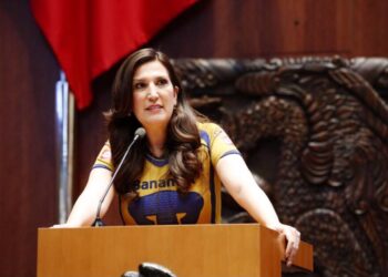 Respaldo de Kenia López para repetir de manera presencial el examen de admisión de la UNAM y pide ampliar su presupuesto
