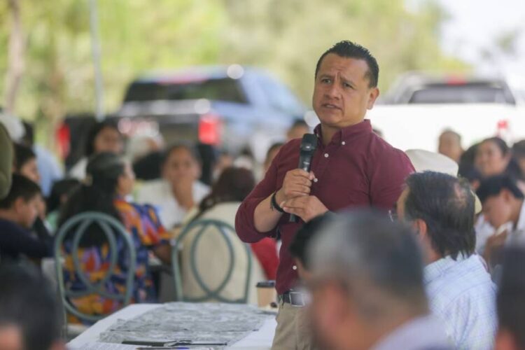 Sectores de Ario de Rosales reconocen experiencia y capacidad de Torres Piña