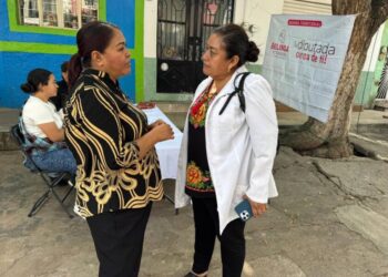 A ras de tierra, Belinda Iturbide lleva audiencia ciudadana y servicios gratuitos a Puruándiro