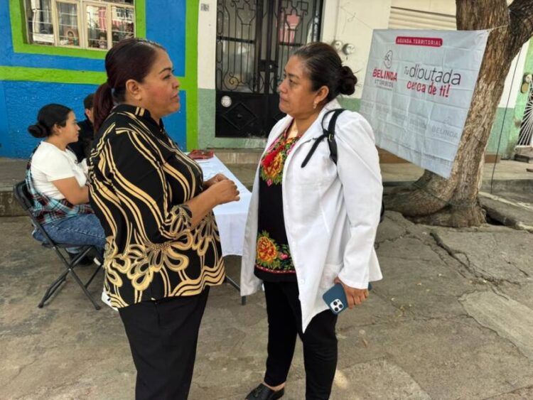 A ras de tierra, Belinda Iturbide lleva audiencia ciudadana y servicios gratuitos a Puruándiro