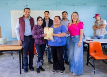 Dayana Pérez fortalece la infraestructura educativa con apoyo para techumbre en la Primaria Benito Juárez de Irícuaro