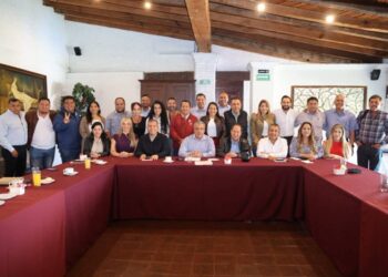 La unidad se construye con el pueblo: JC Barragán