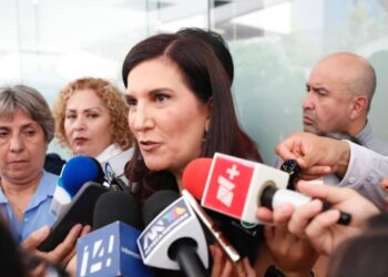 Lo que les sirve a los ciudadanos es tener un periodismo fuerte, libre y objetivo: Kenia López Rabadán