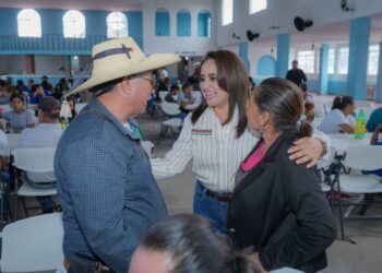Gladyz Butanda recoge propuestas de productores michoacanos para consolidar la 4T en el campo