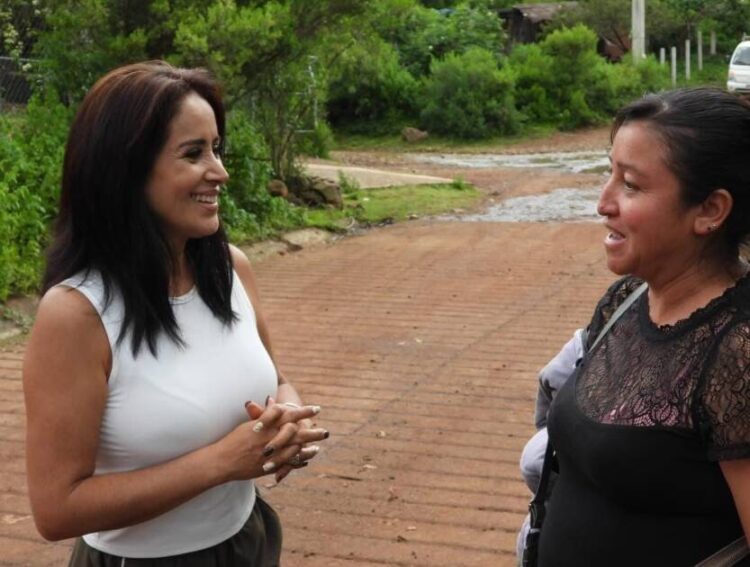 Escuchar y gestionar, el trabajo de Lucila Martínez en las colonias de Morelia
