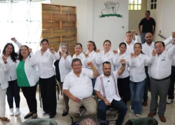 Hugo Rangel acompaña toma de protesta del SUTOPIMBI en Michoacán