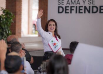 Gladyz Butanda llama a volver a los orígenes de Morena y defender la transformación casa por casa