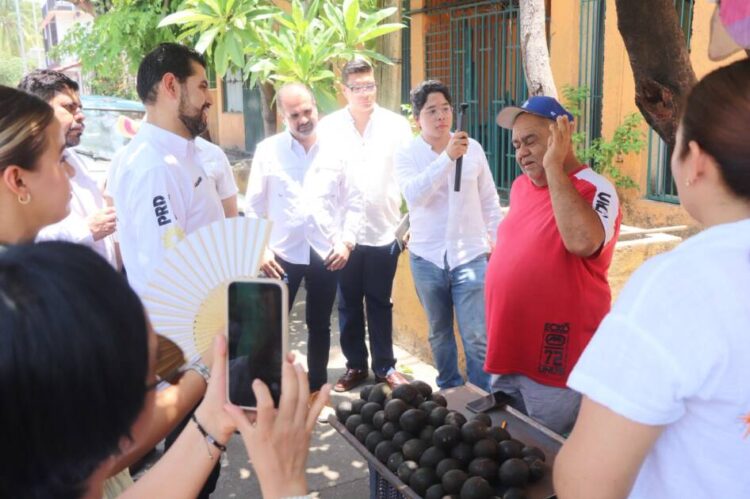Celebra Octavio Ocampo reactivación de la exportación de aguacate; pero pide garantías permanentes para productores