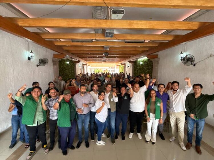 Refrenda Ernesto Núñez crecimiento del PVEM en Tierra Caliente durante gira por Apatzingán y Buenavista