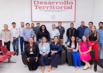 Dayana Pérez da seguimiento al Programa de Vivienda para el Bienestar en Salvador Escalante