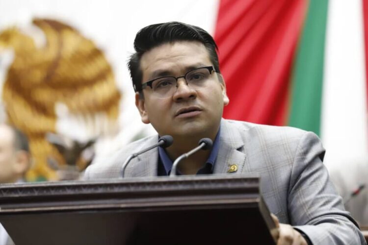 Las voces críticas son parte de la democracia: Toño Carreño