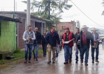 Veintisiete años recorriendo Michoacán: la ventaja territorial de Carlos Torres Piña