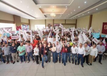 “No está sola, presidenta”: Gladyz Butanda y más de mil personas respaldan a Sheinbaum desde Jacona