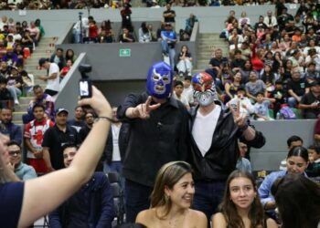 Con gran función de lucha libre, Alfonso Martínez reinaugura el Domo Bicentenario