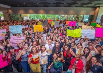 Más de 2 mil 500 mujeres de todo Michoacán cierran filas con Torres Piña en defensa de la soberanía nacional
