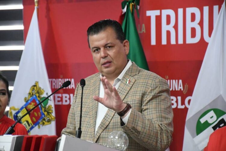 Gobierno estatal asfixia a municipios, los deja sin recursos por financiar el teleférico: Memo Valencia