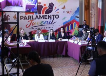 Recibe Jurado calificador del Parlamento Juvenil Incluyente 2026, 105 archivos de aspirantes registrados