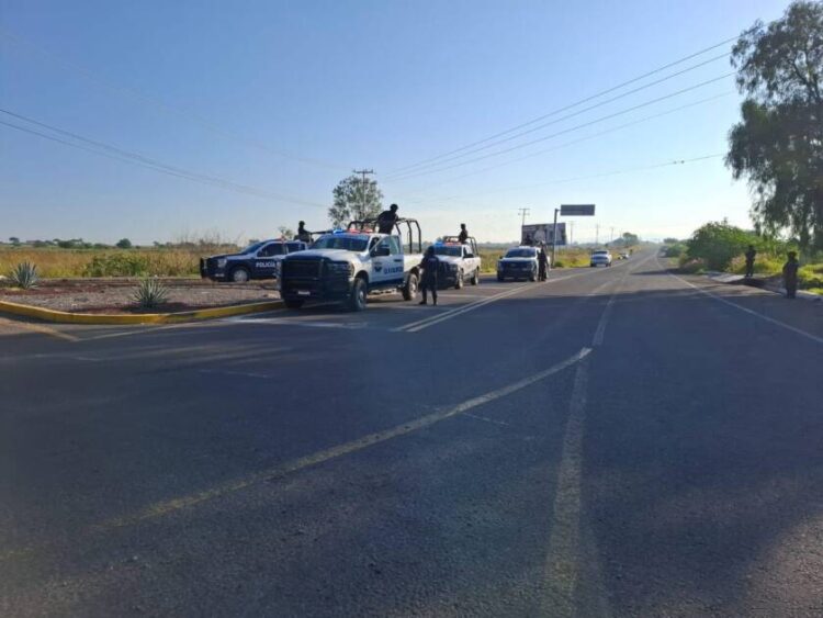 Se reanuda la circulación y corridas de autobuses tras desactivar más de la mitad de los 24 bloqueos en Michoacán