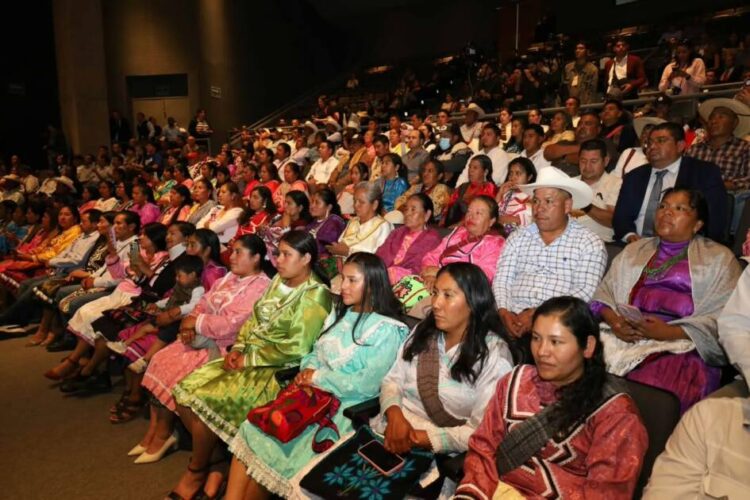 Presea a comunidades mazahuas reivindica la lucha histórica de los pueblos originarios: Erendira Isauro
