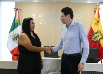 Isela Molina Aburto rinde protesta como jefa de tenencia de Santiago Undameo