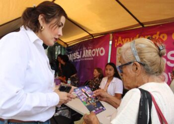 Con “oficina itinerante” resuelve Brissa Arroyo demandas de morelianas y morelianos