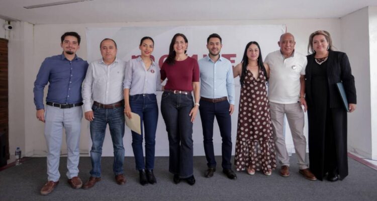 Jóvenes y liderazgos sociales, claves para defender la soberanía: Gaby Molina