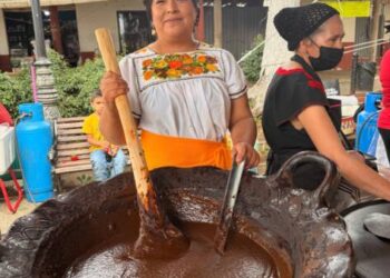 Gran éxito del 1er Encuentro de Moleras Tradicionales en Capula
