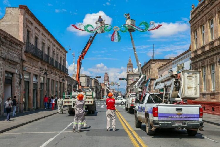 Morelia se viste de colores Patrios