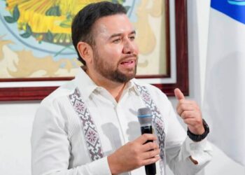 Apoya Reyes Galindo consulta nacional para la regulación de uso de celulares en escuelas
