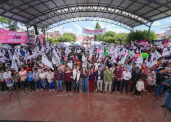 Construye Gladyz Butanda “ejército” de 40 mil defensores de la 4T
