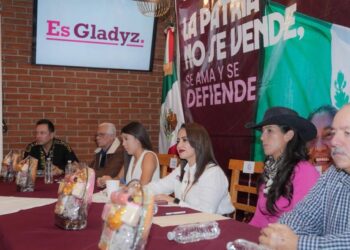 “El pueblo es nuestra brújula”: Gladyz Butanda suma a mujeres, jóvenes y productores de Tancítaro al movimiento de la 4T