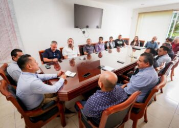 Diálogo permanente con el magisterio es necesario para fortalecer la educación pública de Michoacán: Torres Piña