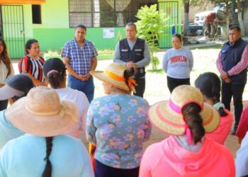 Barragán entrega apoyos para el regreso a clases