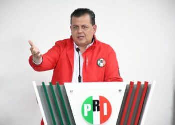Aquí no hay espacio para términos medios, están con Morena o están con los que queremos ponerle un alto: Memo Valencia a MC