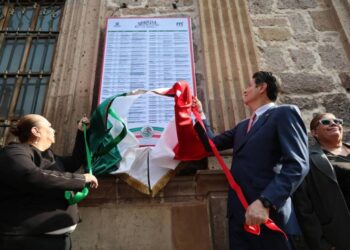 Encabeza Alfonso Martínez colocación de programa patrio en Bando Solemne