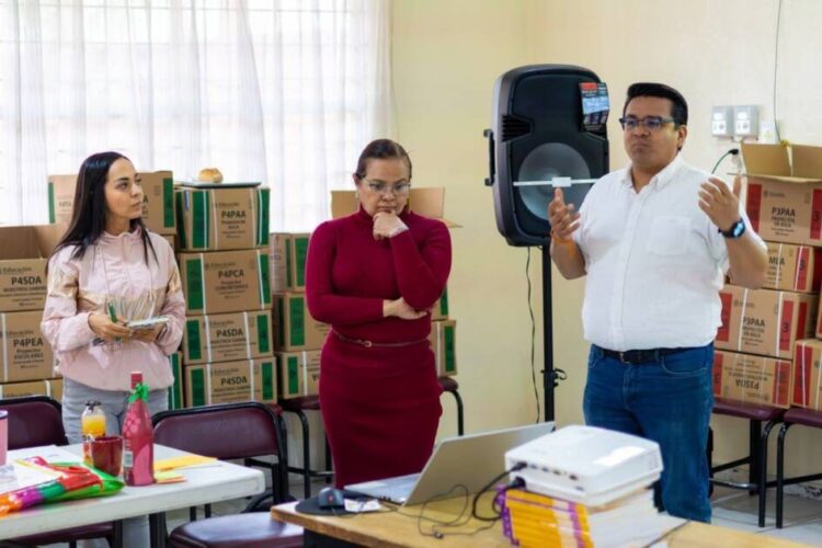 Toño Carreño cumple compromiso de acercar temas de salud emocional a escuelas de Morelia
